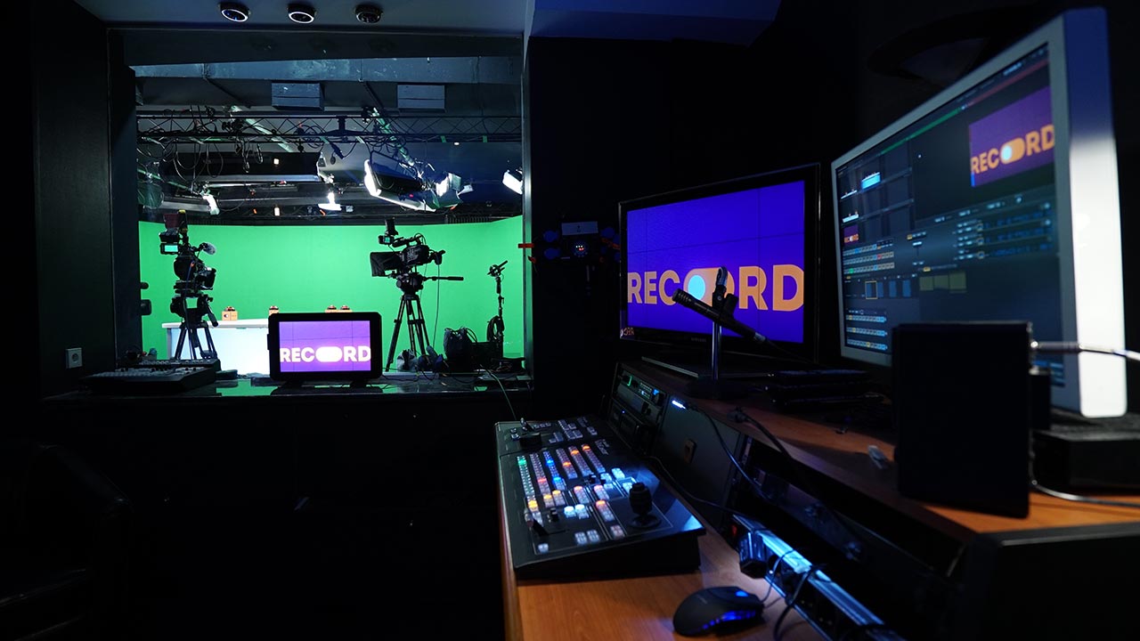 Studio de tournage fond vert modulable à Paris l VIDEOLOGY STUDIO